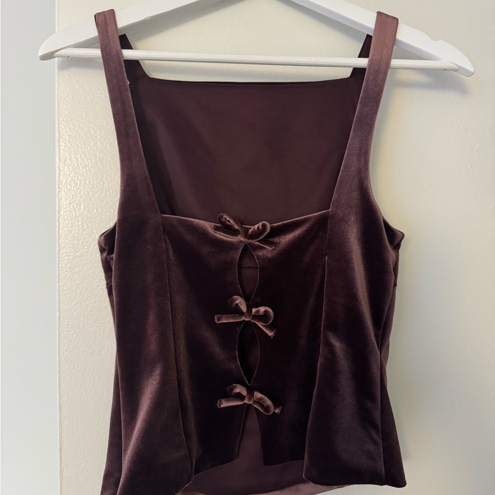 Zara Elegant Velvet Bow-Accent Top